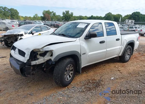 2006 Mitsubishi Raider Duro Cross V8 from USA, damaged, VIN 1Z7HT38N86S596813